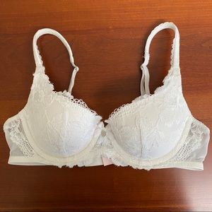 White Lace Victoria’s Secret Lined Demi Bra 34B